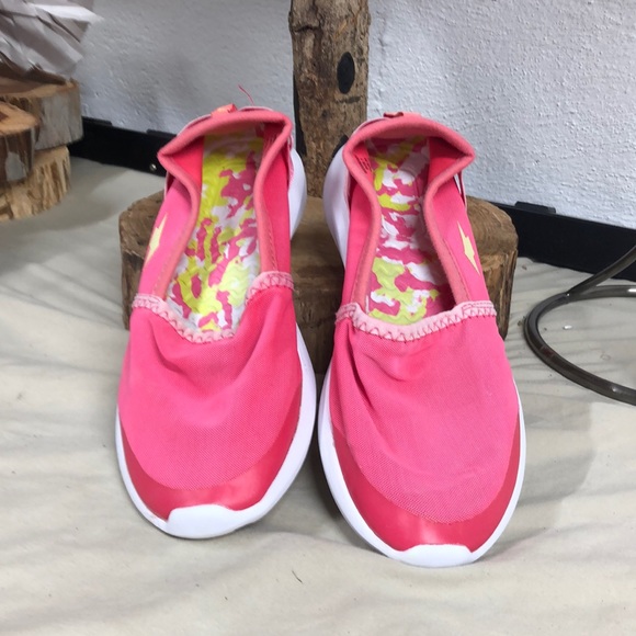 AVIA BEACH SHOES size 7 - Picture 1 of 4